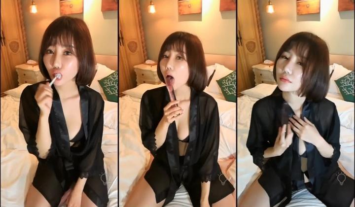 齐发长腿美女 娴熟吸允 棒棒挑逗抚摸嫩乳玩弄刺激呻吟浪叫直播视讯