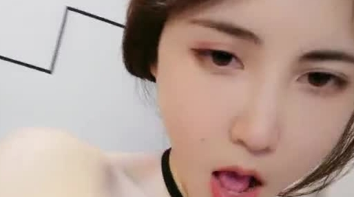 高颜值美女主播旖旎直播秀 身材很棒 搔首弄姿洗澡