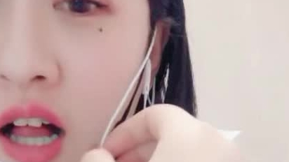 漂亮甜美嫩妹主播收费直播秀 颜值不错身材苗条 自慰掰穴很是诱人