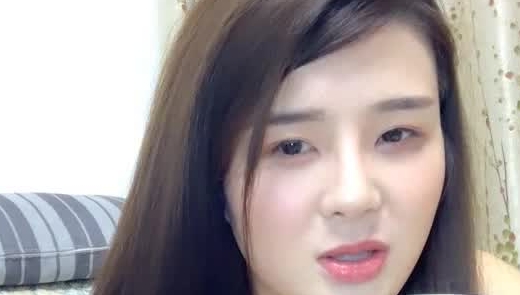 小姐姐平台漂亮美女甜心宝宝0403收费大秀 礼物不断高潮不断 自慰插穴很是诱人