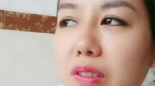 美容院养生馆性感少妇女技师偷拍直播今天生意不行只接了一个客貌似隔壁工地上班的建筑工