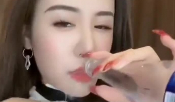 抖音直播 敌军还有30秒进入战场 这一回敌军要溃不成军 出装顺序 破甲 攻速 暴击