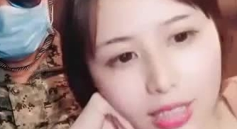 杭州高颜值性感直播美女和粉丝网友驾车到公路旁车震啪啪,一对大奶干的乱晃,肤白貌美,淫叫不止.国语