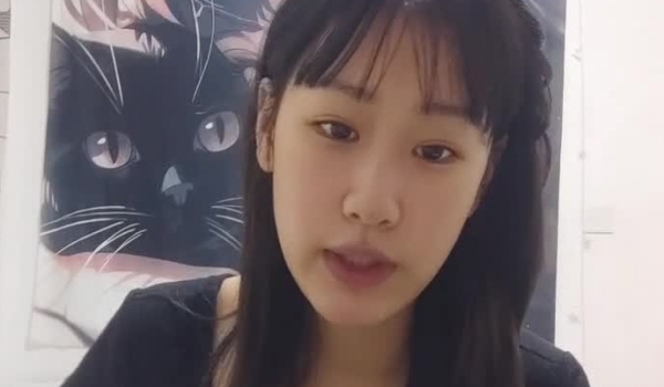 极品纹身美少女！居家男友操逼大秀！埋头吸吮舔屌，主动骑乘位抽插，射的有点快