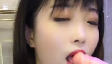 长相很可爱漂亮嫩妹美女主播尤物小仙女9一多大秀 身材不错 奶大屄嫩 大力插穴自慰很是淫荡 高潮喷