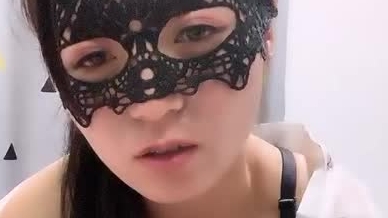 颜值不错身材也不错美女主播收费直播秀 被炮友用手抠出好多水 很是诱人