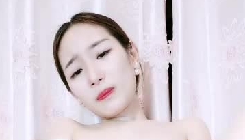 高颜值制服美人多套情趣装诱惑，全程露脸大秀，满足你的各种花样情趣，道具抽插骚逼表情淫荡，把自己搞