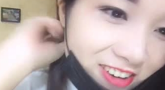 美女主播精品梦雪一多大秀，露脸黑丝情趣 舌头很诱人 自慰棒插穴自慰 骚逼特写呻吟不断 很是淫荡第