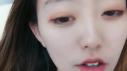 颜值不错美女桃桃直播大秀 女仆装掰穴揉奶