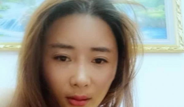 东北颜值美女直播时喝大了，直播间唯一一次露点。