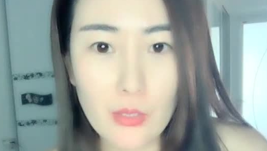 颜值不错长发美少妇全裸自慰 两根道具一根插入一根舔弄跳蛋塞入毛毛浓密 很是诱惑不要错过