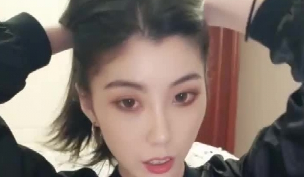 颜值不错御姐主播ccclll 直播秀 身材苗条 很是诱人