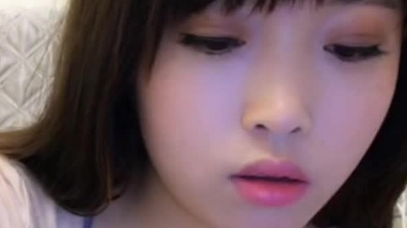 美女主播九零嫩模灬潮喷秀 凌晨自慰大秀 插到喷水