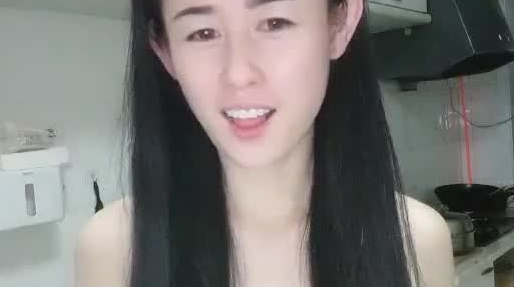 逼逼无毛颜值不错苗条少妇道具自慰 塞着跳蛋拉扯呻吟娇喘再到厨房玩弄