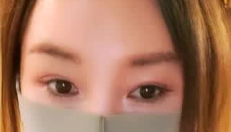 身材苗条惹火御姐主播直播秀 奶子乳晕挺大 慢慢脱去丝袜 搓揉大奶很是诱人
