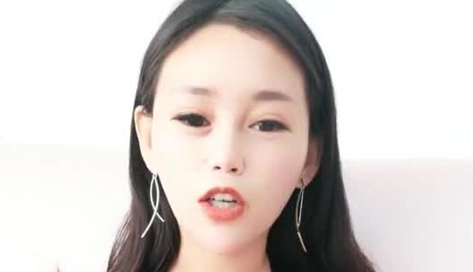 颜值不错白皙大奶妹子自慰秀 沙发上跳蛋塞逼逼自摸看着非常诱人