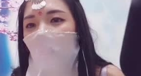 【手机直播精品福利】主播【人间仙子3】露脸角色扮演黑丝情趣内衣，道具疯狂插逼高潮喷水淫语呻吟不断
