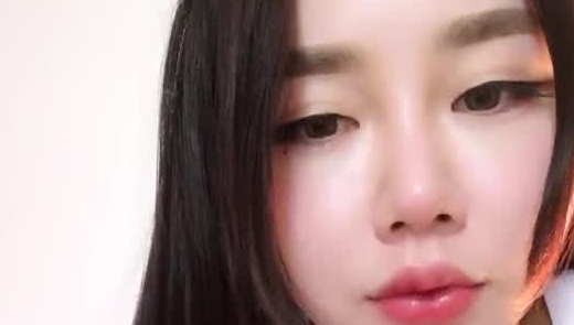气质不错的美女主播手指扣逼道具自慰逼逼很紧慢慢插不要错过