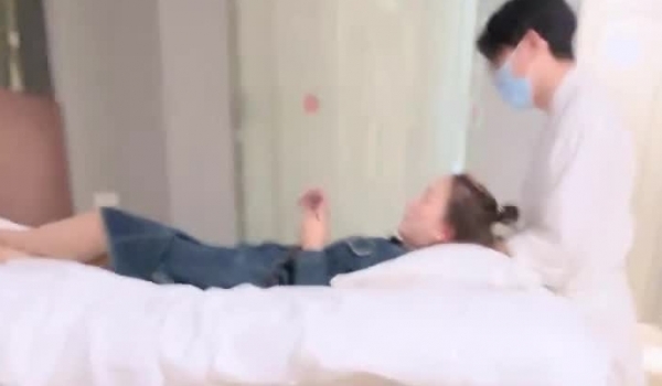 换妻极品探花的闺蜜 绿帽老公的乐趣【乐乐逼崽子】找男技师3P 肤白貌美佳人 怎么舍得的 超香艳刺激！