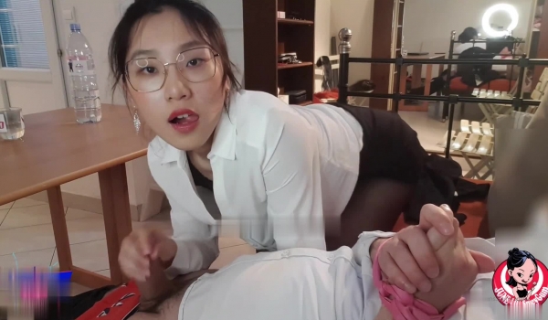 知名华人留学生网黄「Spicy Gum」「刘玥」“宝贝今晚我加班晚点回去”员工被女老板潜规则