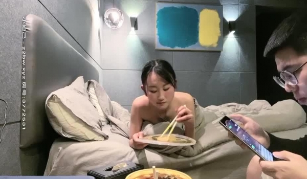 【白嫖探花】泡良大佬约操00后小萝莉，粉嫩乖巧浓情蜜意两人缠绵调情