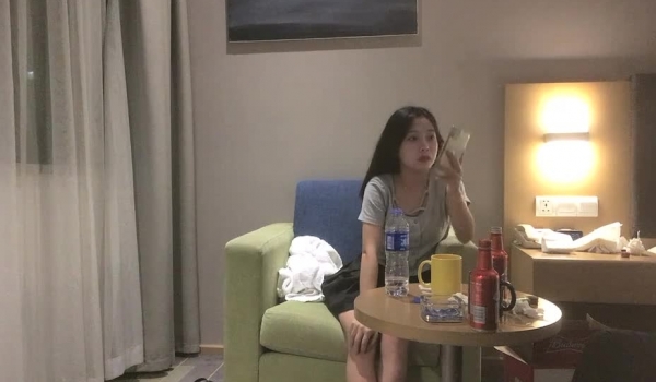 泡良最佳教程，完整版未流出，【666绿帽白嫖良家】，清一色美女，从学生妹到白领御姐