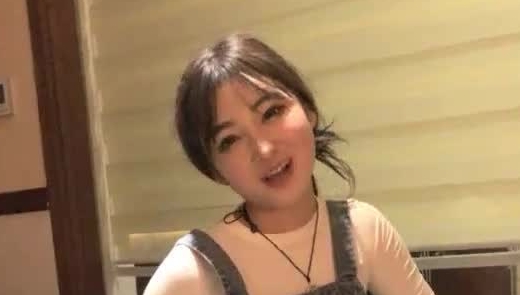 未流出经典，【91约妹达人】偷拍 真实网聊，约炮嫩良家，酒店开房打牌，连续搞了几天，灌醉两妹子 