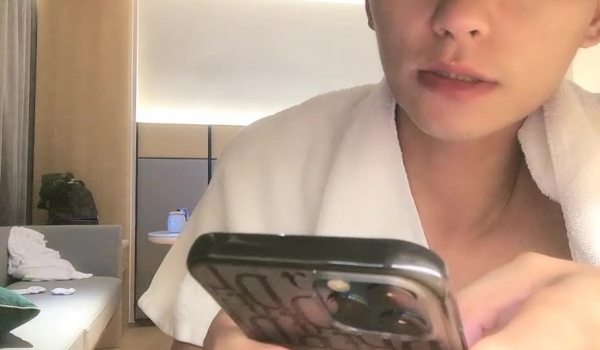 泡良大神，万花从中过，【91约妹达人】未流出完整版，软磨硬泡，两天拿下嫩妹推倒，温香软玉销魂一刻