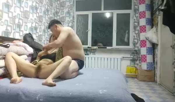 【大内密探008】去老相好家里操逼，脱下内裤就要开始，金手指猛扣，怼着骚逼就是操