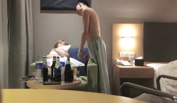 泡良最佳教程，完整版未流出，【666绿帽】，众多美女纷纷拿下，漂亮学生妹，白领都市丽人