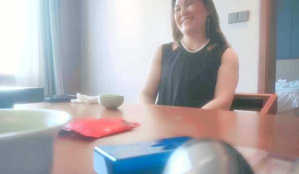 【良家故事】偷拍中年良家妇女收割，人妻纷至沓来，现在喜欢一夜情的姐姐真是多