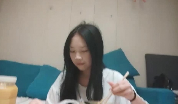 星仔寻仙，素颜女神，良家，00后小仙女，吃外卖聊天调情，抱起白皙翘臀啪啪，精彩有趣值得一看