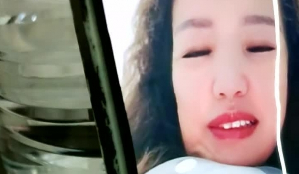 【良家故事】偷拍良家妇女收割机，老公不看手机，肆意撩骚，还偷偷摸摸开房求操，不守妇道