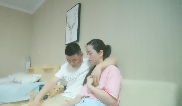 舔逼狂魔《张先生探花》约炮正规足疗店拉下水的离异良家久旱逢甘露叫的好销魂舔逼高潮好几波闯红灯啪啪