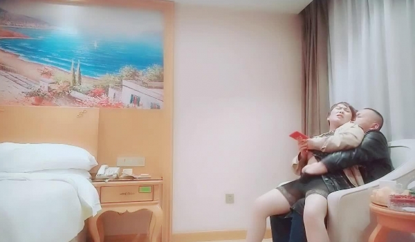 【夜游人生】，泡良达人，人妻收割机，今晚新人，骚逼遭遇抠穴狂魔，暴插之下娇喘不止爽了