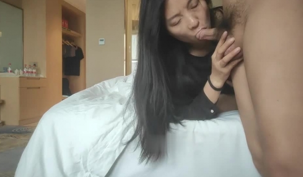 【良家故事会】，密码房，长发人妻跟老公通话中，被操不敢叫，精彩力荐必看