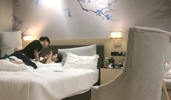 泡良大神 万花从中过 【91约妹达人】未流出完整版 漂亮白领 学生妹 统统拿下一夜风流