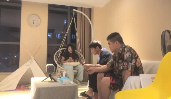 泡良大神，万花从中过，【91约妹达人】未流出完整版，饮酒作乐，酒店里活色生香操屄不停