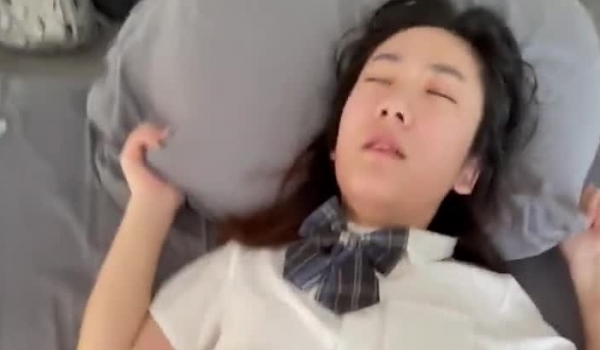 【极品反差婊】探探刷到的同小区极品妹子与男友吵架后趁虚而入被黄毛各种玩弄艹逼
