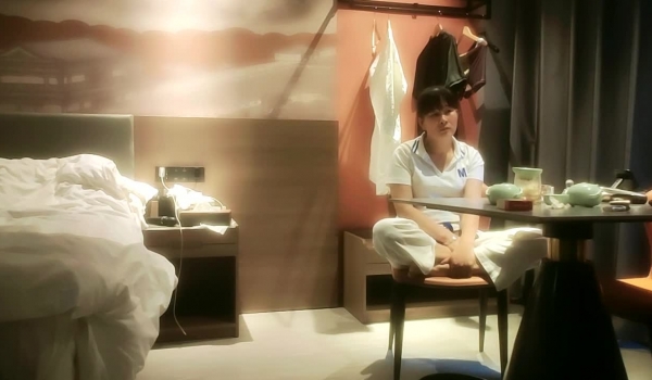 【良家故事】良家收割机，两天同时聊四女，拿下寂寞人妻，诉说婚姻烦恼后，一炮干逍遥