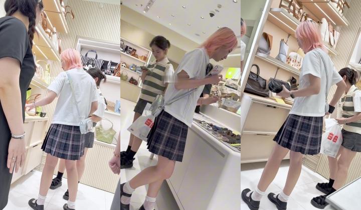 JK制服精神小妹和闺蜜逛街。短裙白色内内低角度CD