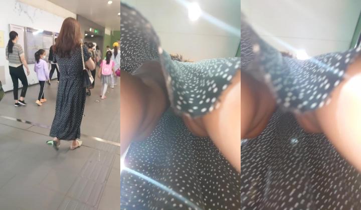 【精品CD】牛人大神尾随抄底 ️极品反差气质妹子，外表清纯，内心闷骚，超诱惑情趣吊带丁字裤
