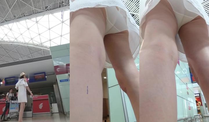 【最新极品抄底】超高质量机场地铁抄底 白丝骚内包不住白嫩丰臀 极品骚丁夹紧致逼缝 高清1080P
