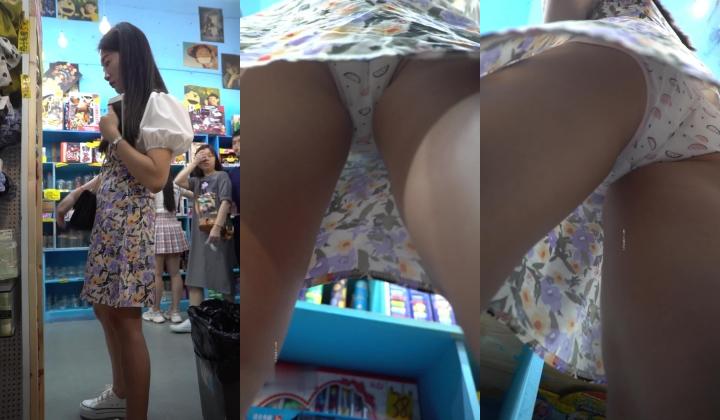 【极品CD】牛人大神商城专挑高颜值美女抄底内内??各式性感小窄内勒出13缝隙！反光骚丁露毛！