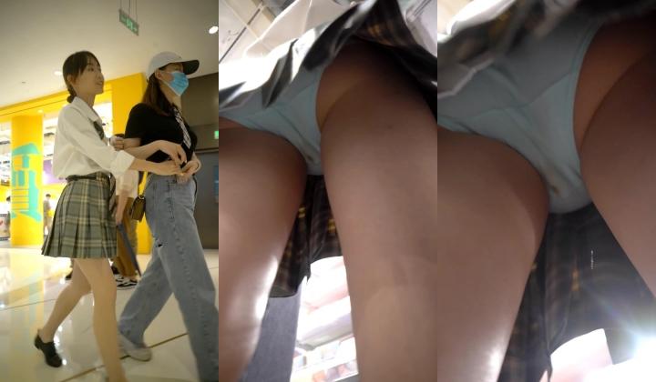 YC商场抄底白衣格子裙长腿美妞 ️微透蓝内裤一侧漏毛中间有湿痕