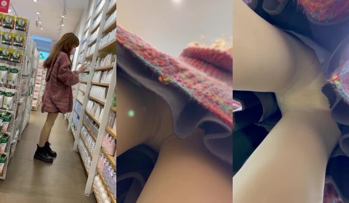 【最新 ️极品 ️抄底】KFC原创 ️毛衣肉丝袜靓女和男友逛街 性感白内 穿着这么一身推到操一炮