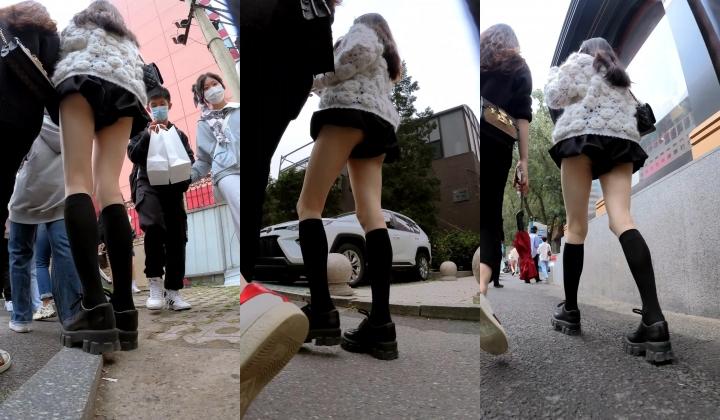 街拍抄底 抄底超多极品女神裙底风光 端庄优雅靓丽女神可爱小内内 极品颜值身材 无线遐想