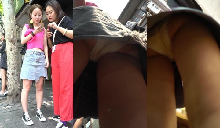 步行街大神抄底多位颜值爆表的小姐姐~各种骚内~亮点是一位金发美女真空出门流白色分泌物的BB肿得非
