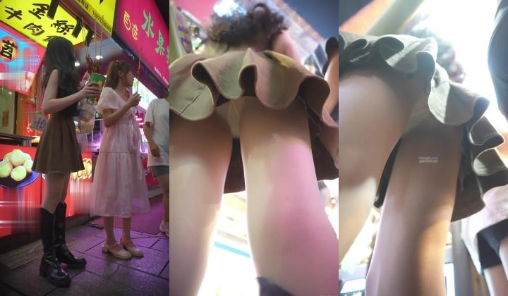 尾随偷拍美女 ️小吃街抄底吊带裙长靴美女..肉色丝袜配浅蓝内裤 ️商场抄底花裙美女..微透白内中