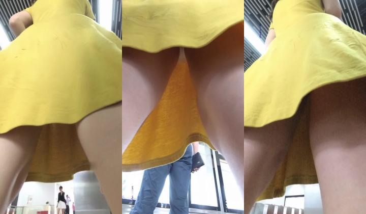 超高质量机场地铁抄底 高挑美女阴毛旺盛露出两根 三角内内夹在逼缝隙里